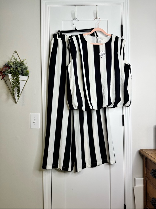 Oddi Pants - Oddi 2 Piece Striped Pant Set